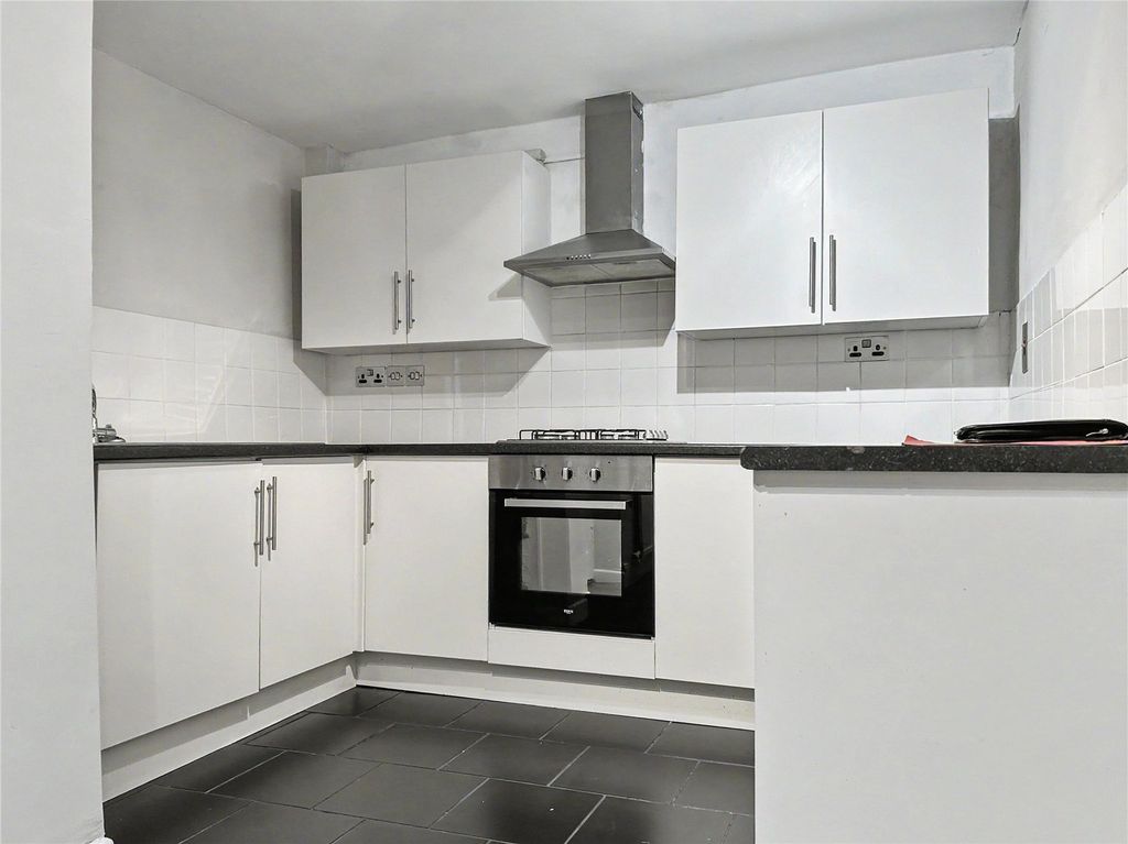 Property photo 2 of 12 Picture No. 19