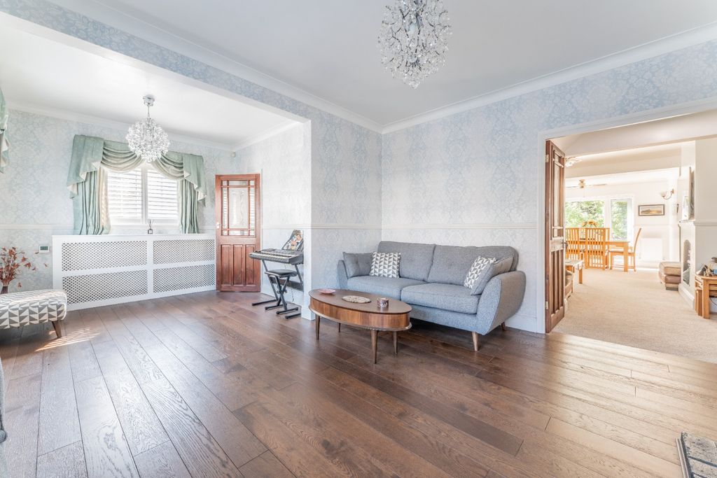 Property photo 2 of 22 5276542