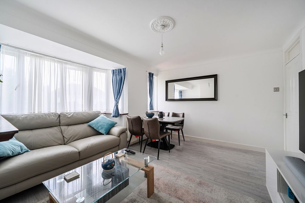 Property photo 3 of 17 1480667-9-6A33Cf1...