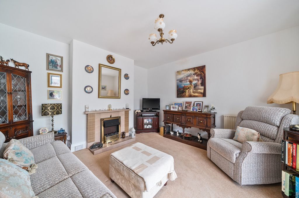 Property photo 3 of 22 Sitting Room