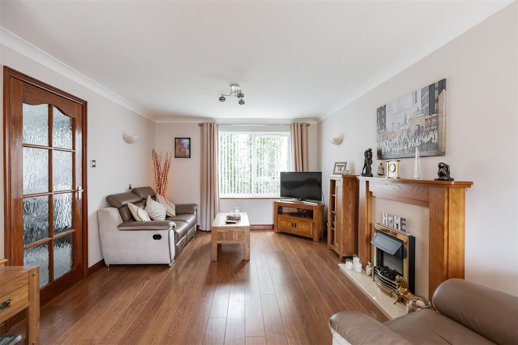 Property photo 2 of 17 11 Olivers Mill-Hr14.Jpg