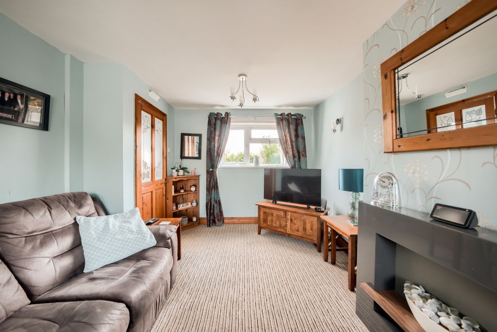 Property photo 2 of 13 Xh2A8353-Hdr(3)
