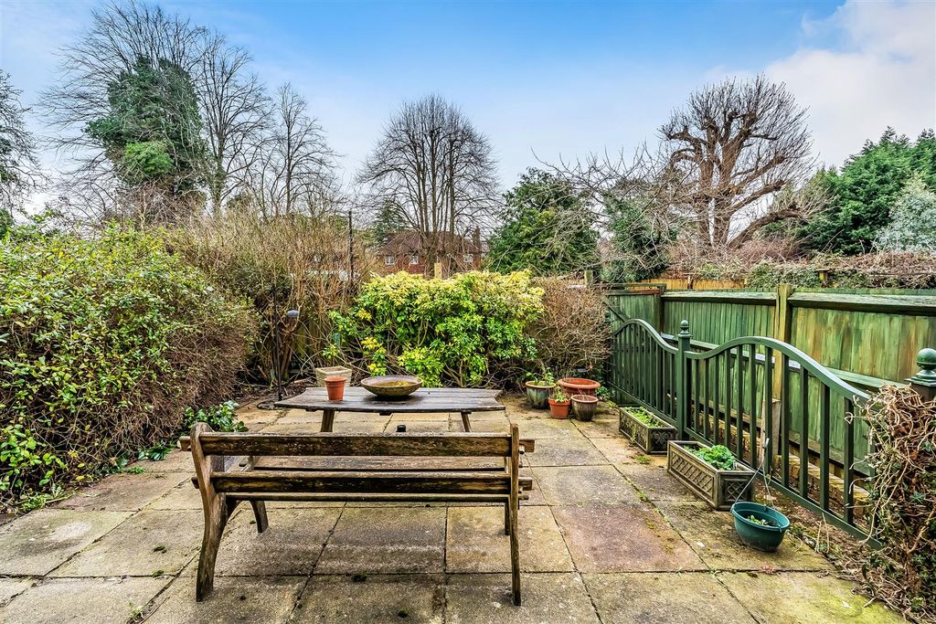 Property photo 3 of 23 18-Barrow-Green-Road-8.Jpg