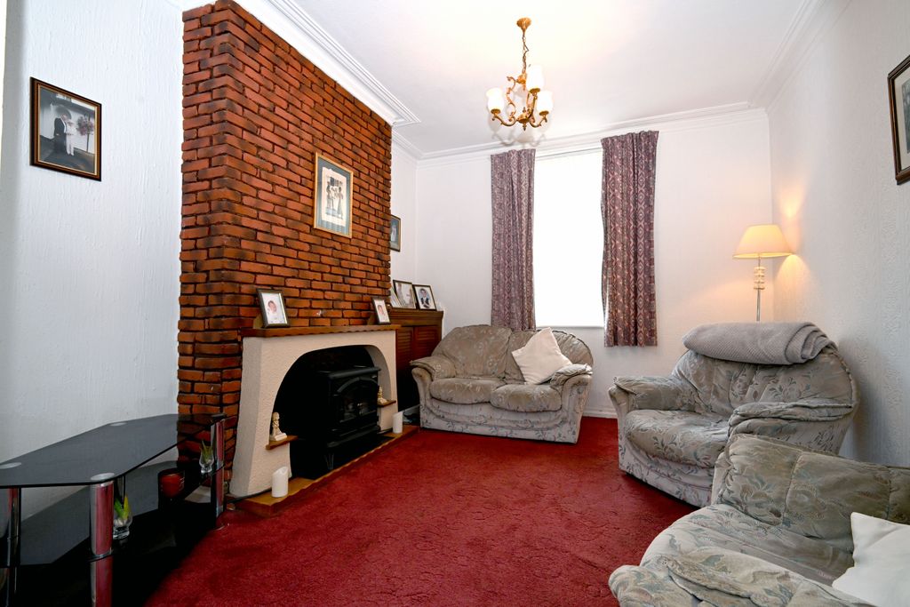 Property photo 2 of 20
