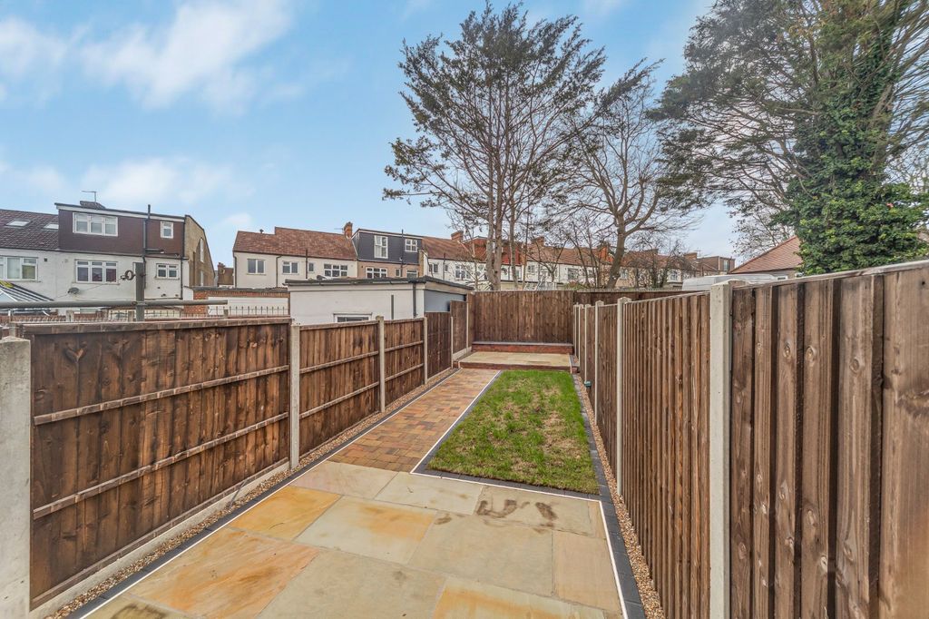 Property photo 3 of 14 Picture No. 14