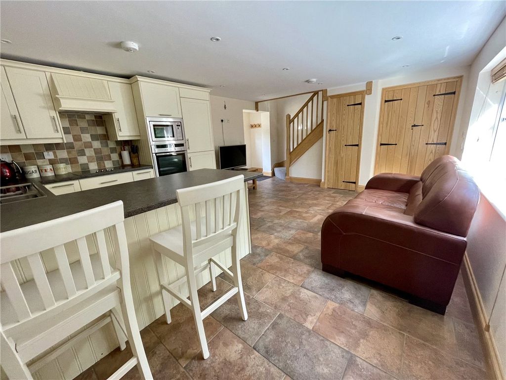 Property photo 2 of 8 Picture No. 04