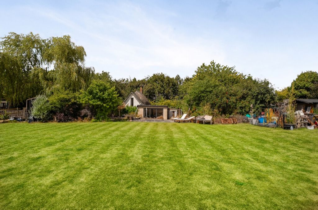 Property photo 1 of 16 14968823