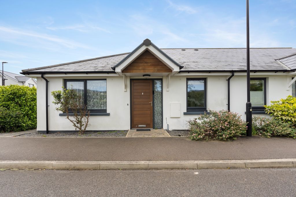 Property photo 1 of 13 Photo 14