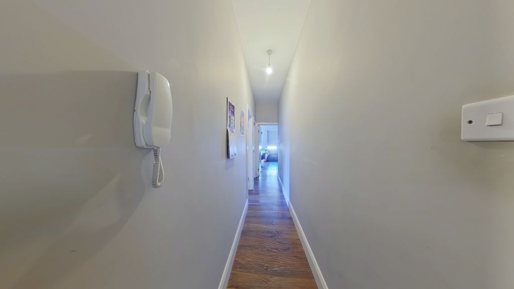 Property photo 3 of 11 Inner Hallway