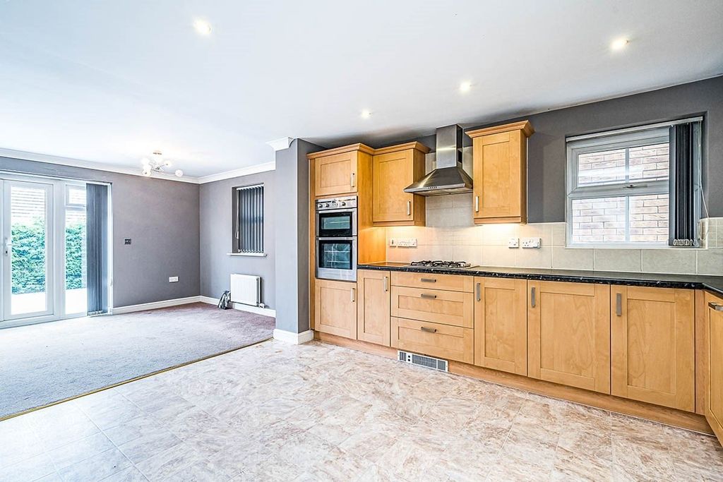 Property photo 2 of 8 Kitchen Diner