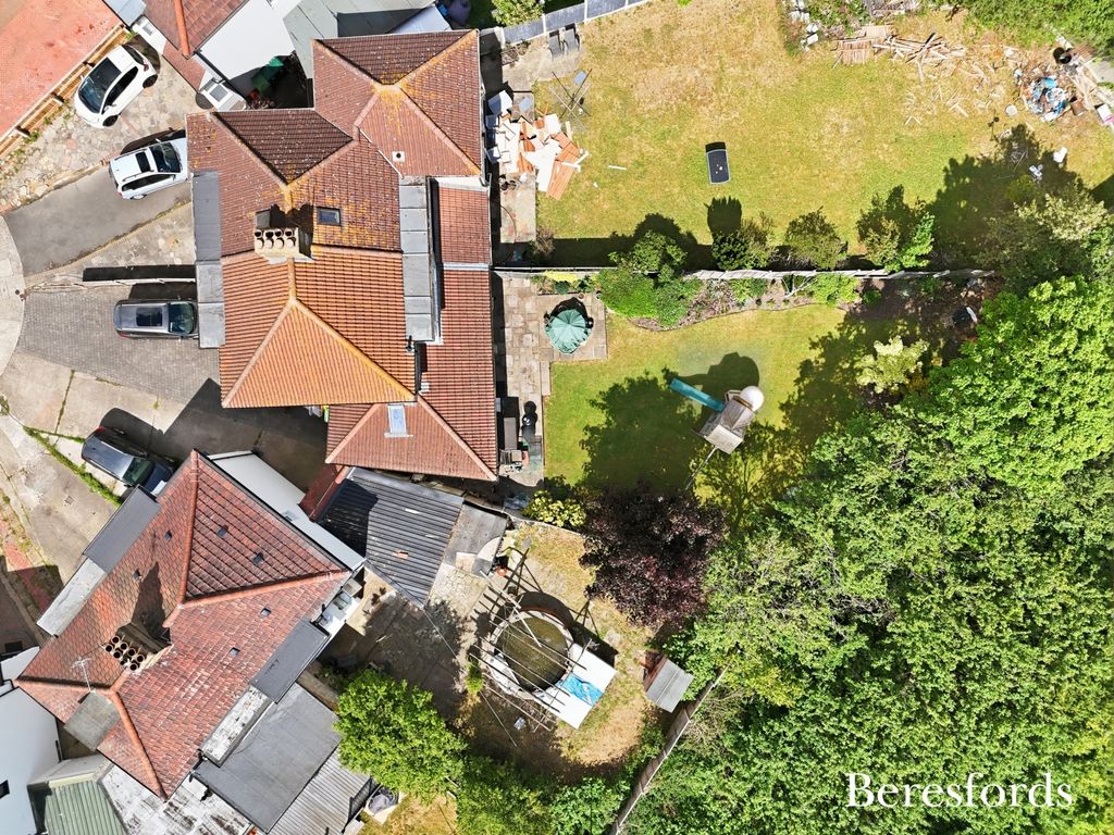 Additional image 16 of 4 bed semi-detached house for saleSeabrook Gardens, Romford RM7