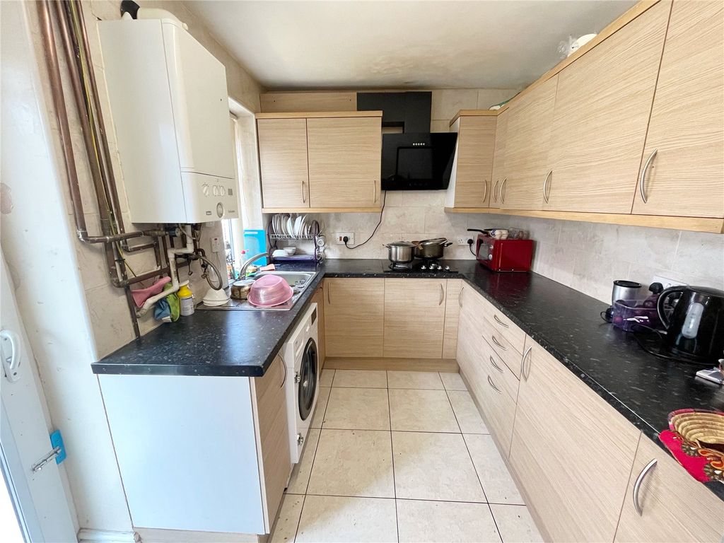 Property photo 2 of 11 Kicthen
