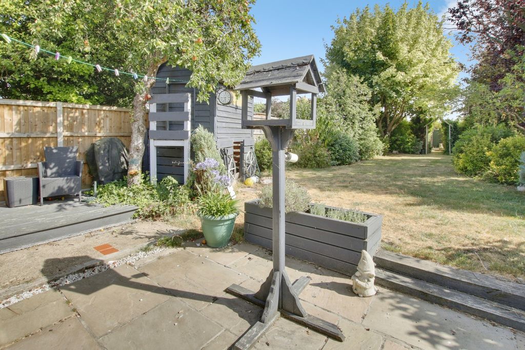 Property photo 2 of 20
