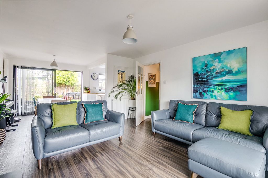 Property photo 2 of 31 Picture No. 25