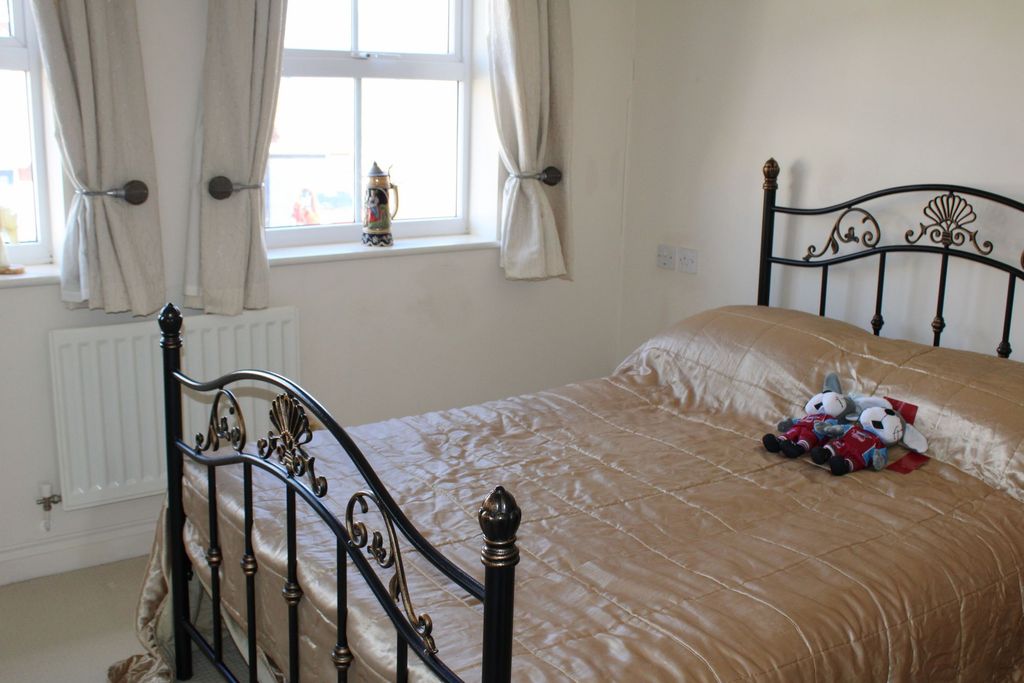 Property photo 3 of 11