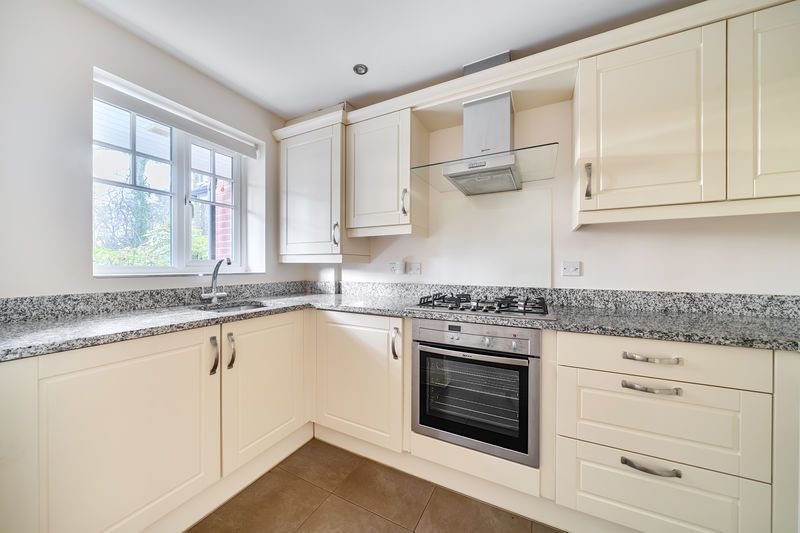 Property photo 3 of 14 Photo 8