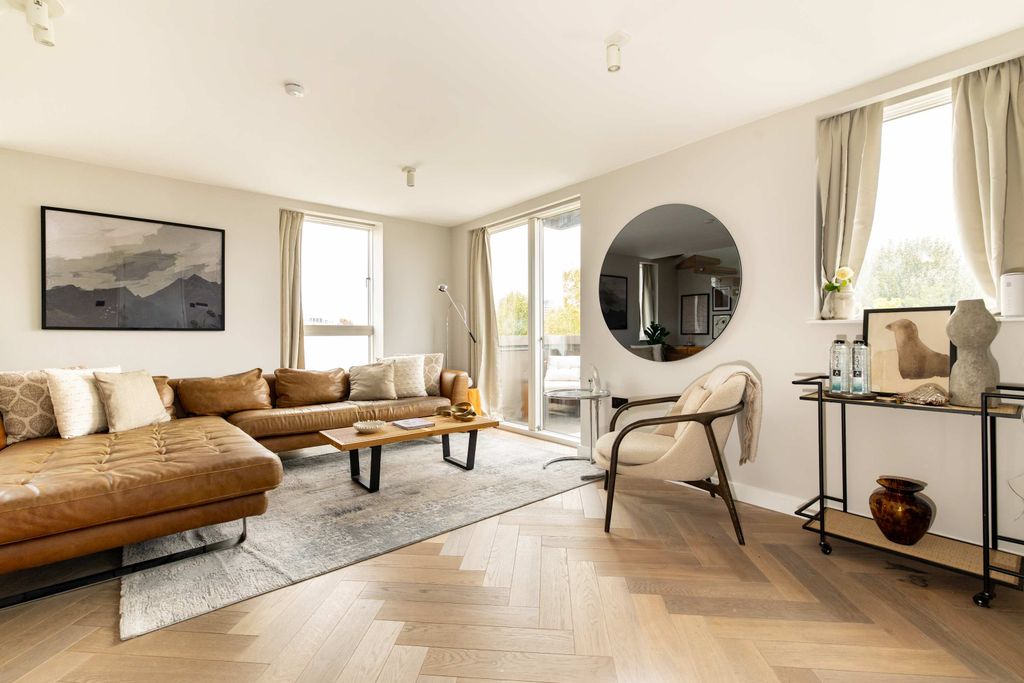 Property photo 3 of 11 Rwvrwj9Peaspk3Rxisdj.Jpg