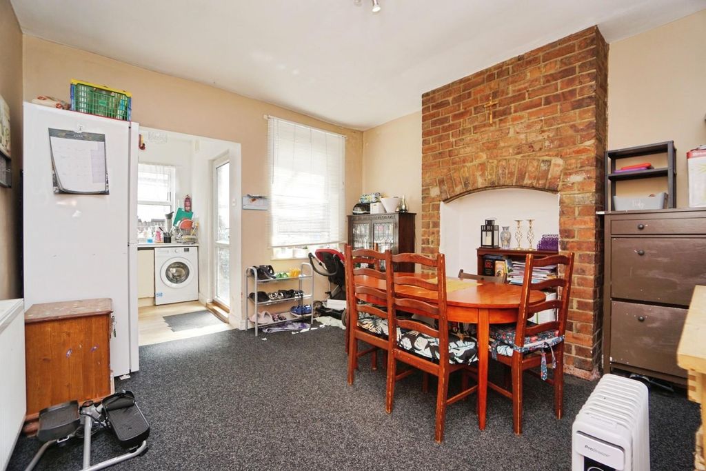 Property photo 3 of 16 Dining Room