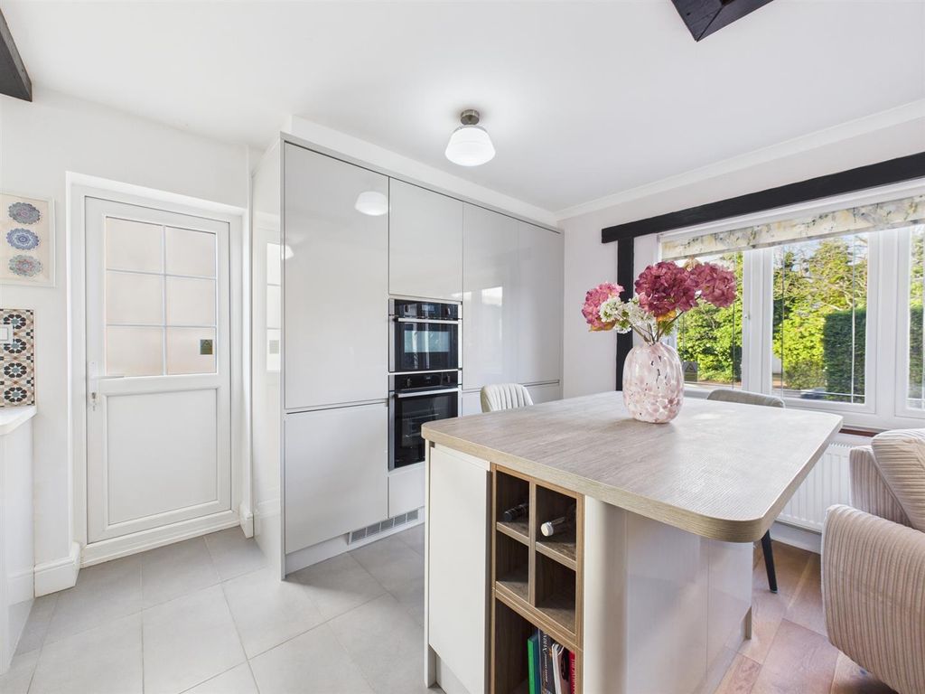 Property photo 3 of 19 Cam05080G0-Pr0257-Still005.Jpg