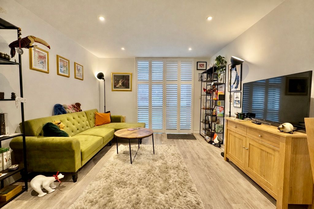 Property photo 2 of 8 Photo #2