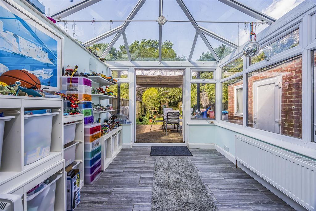 Property photo 3 of 18 Allendale Avenue, Emsworth-Porticomarketing-Nexa-2