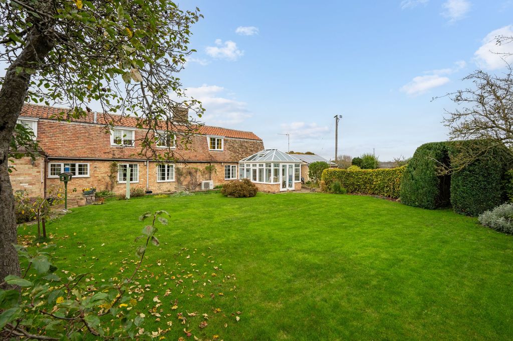 Property photo 3 of 31
