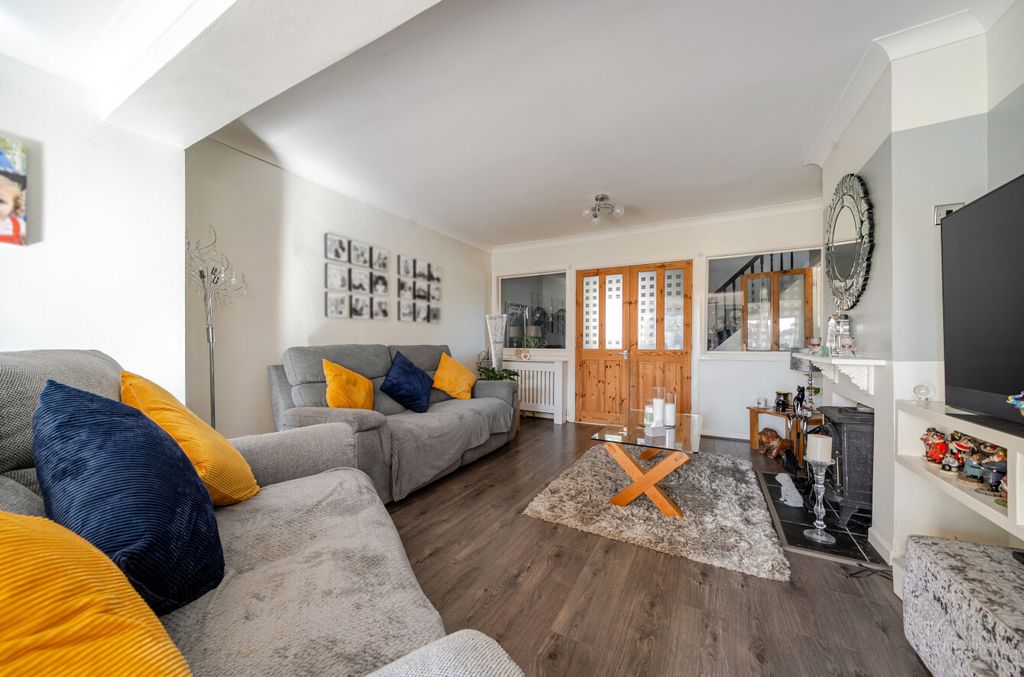Property photo 1 of 11 1534507-26-6Ace57...
