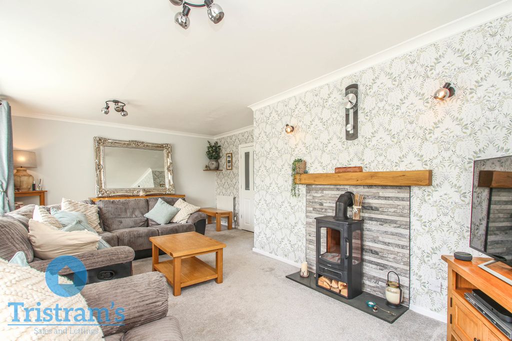 Property photo 2 of 41