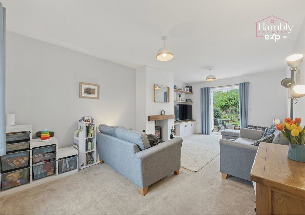 Property photo 1 of 21