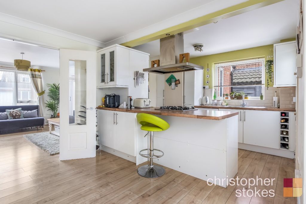 Property photo 3 of 19 4942516