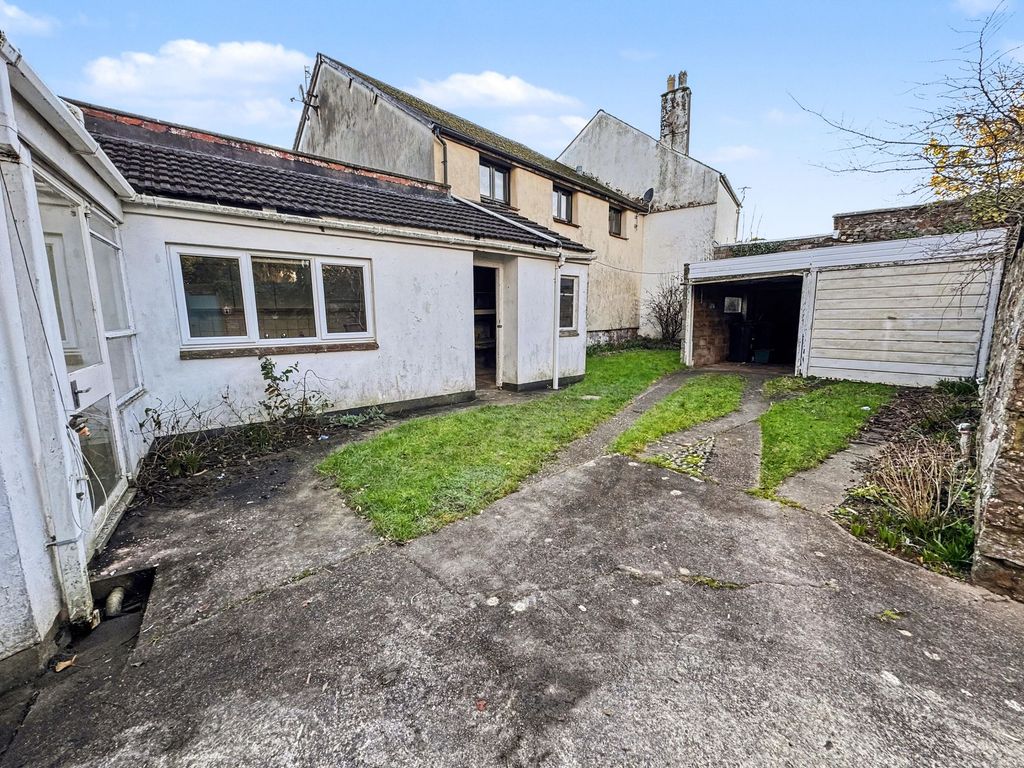 Property photo 2 of 22