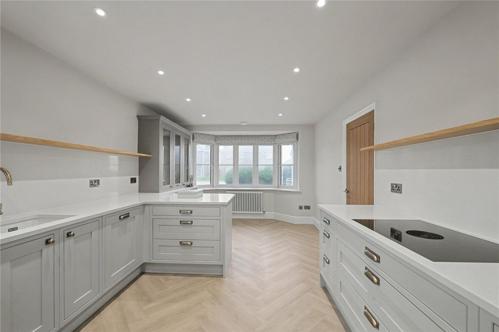 Property photo 2 of 13 Picture No. 05