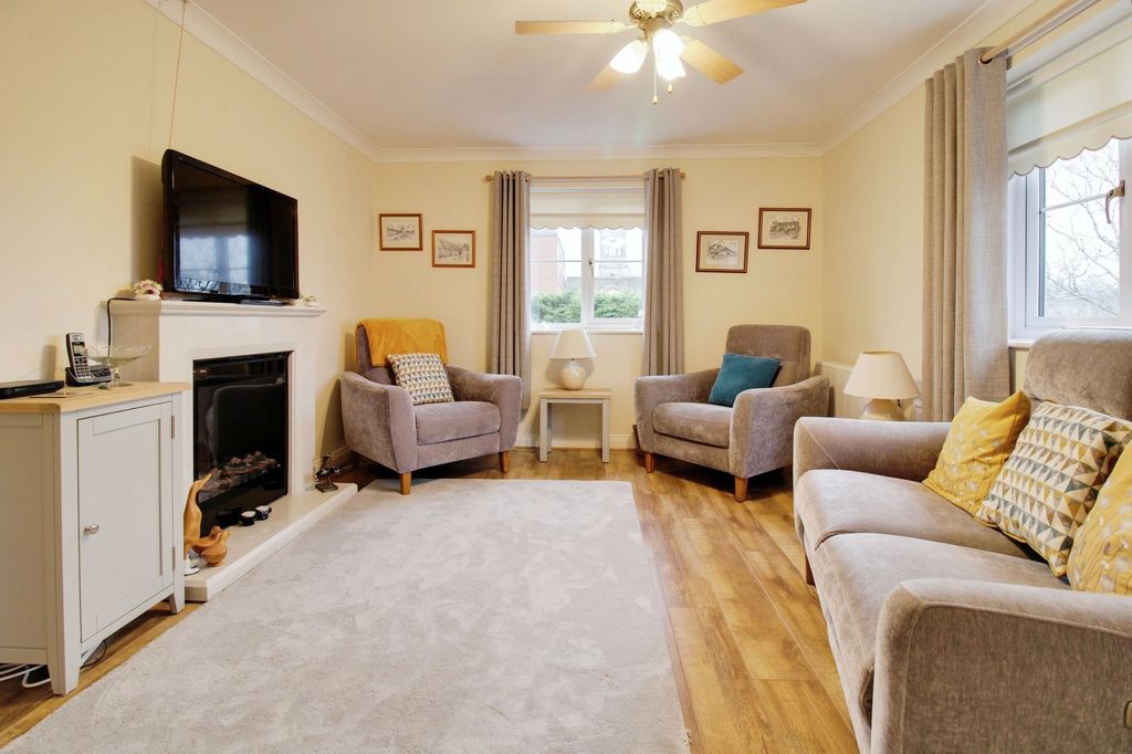 Property photo 2 of 7