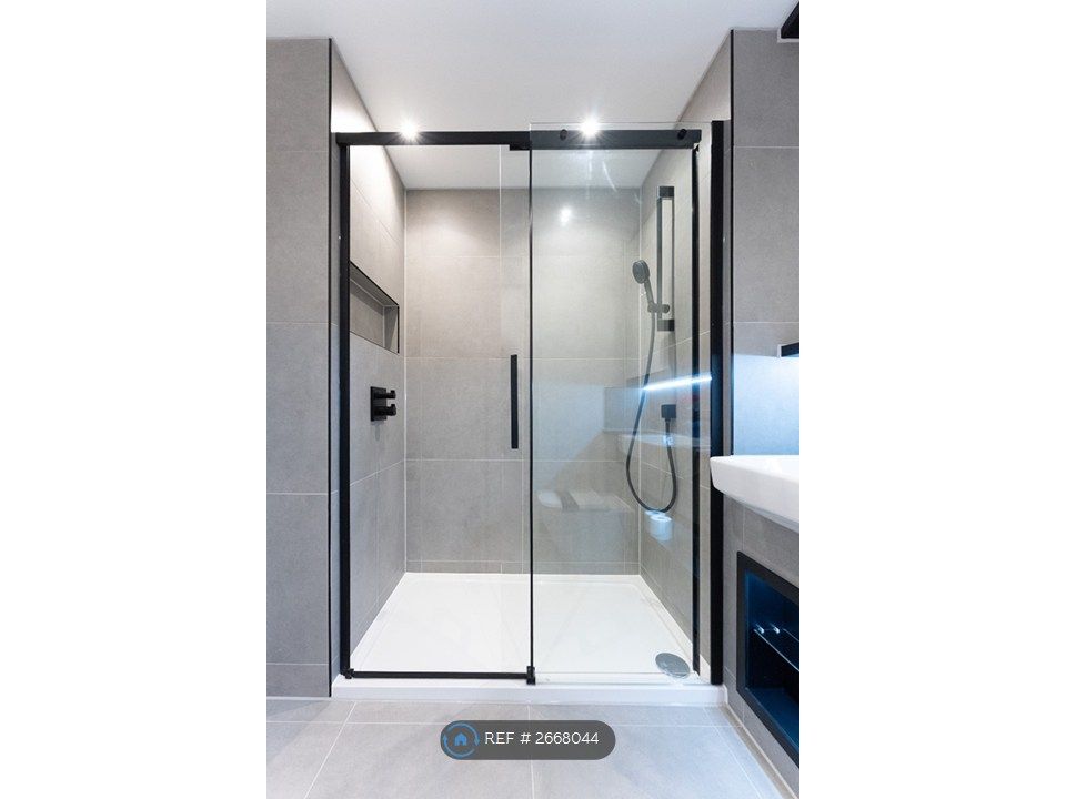 Property photo 2 of 33