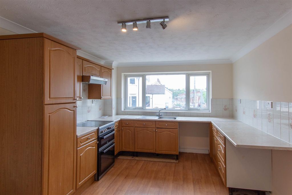 Property photo 3 of 8 Img_2086.Jpg
