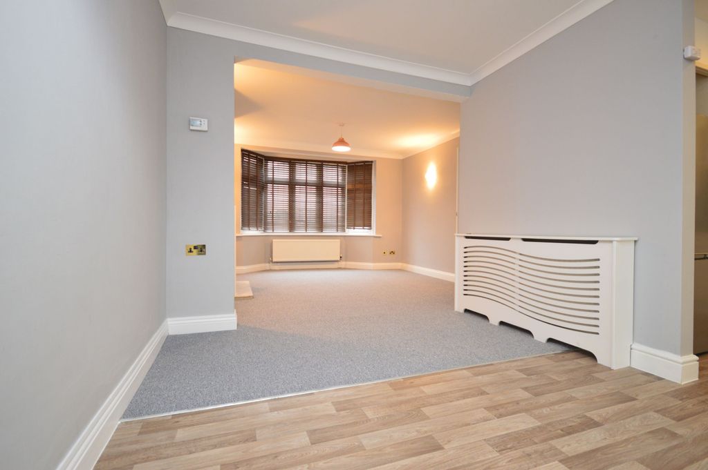 Property photo 2 of 15 Gallery