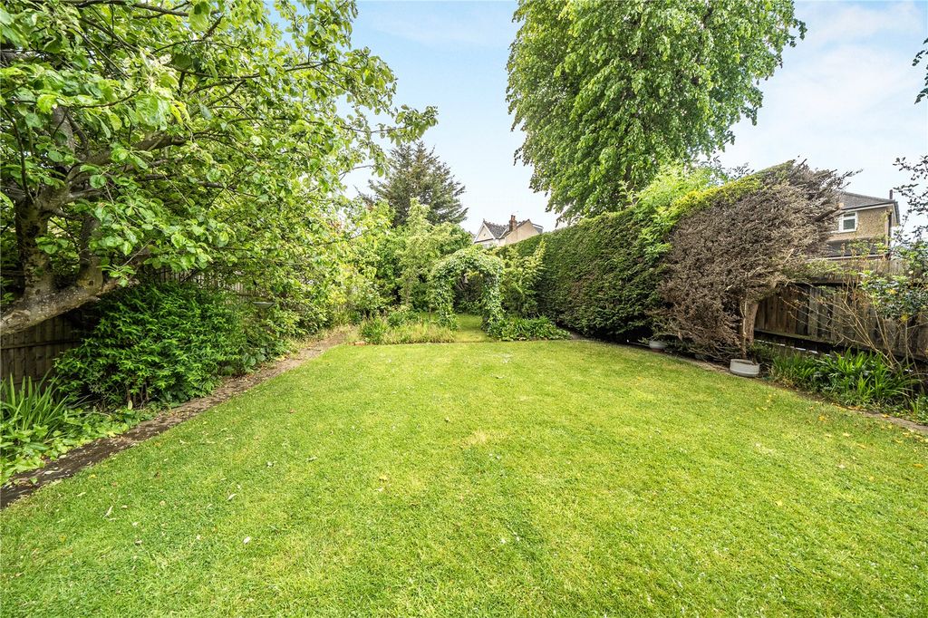 Property photo 2 of 20 Picture No. 11