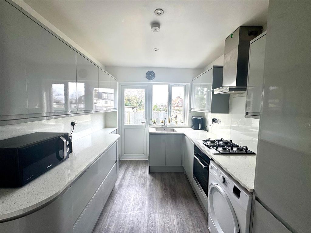 Property photo 3 of 17 Img_8941.Jpg