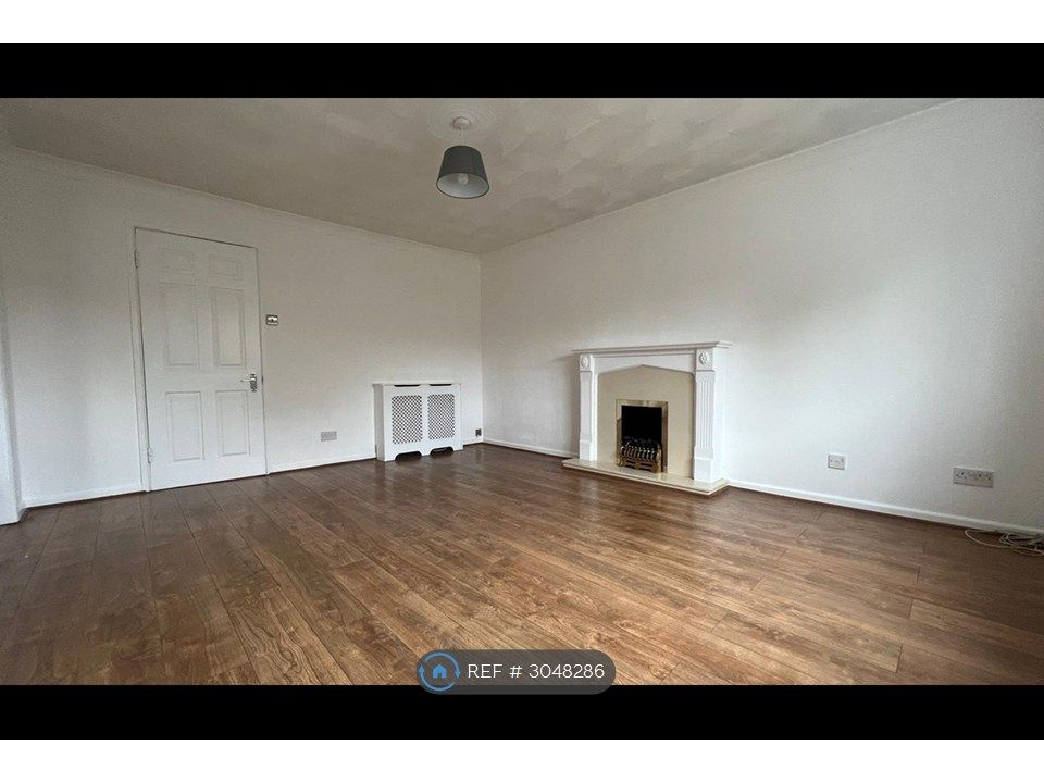 Property photo 3 of 12 Living Room
