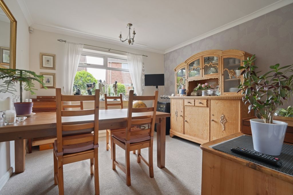 Property photo 3 of 16 Ewemove Estate Agents Scunthorpe - Bedroom 3