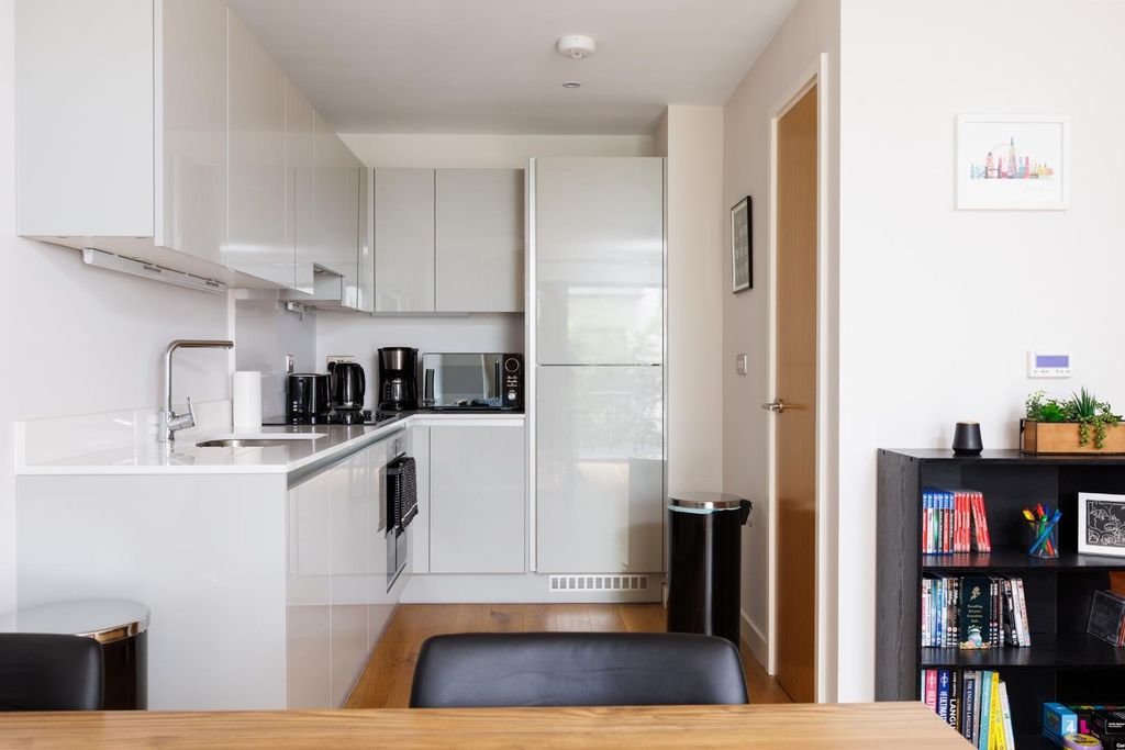Property photo 3 of 16 53 Hope Quay-11.Jpg