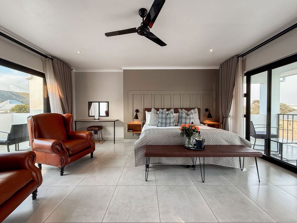 Property photo 2 of 39 Hf1700338