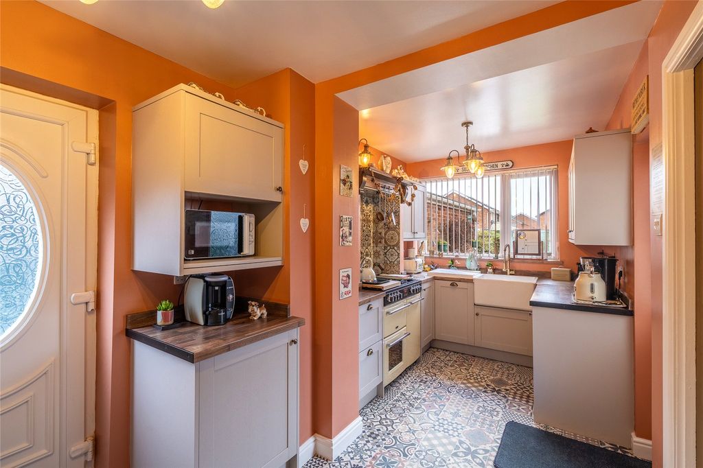 Property photo 3 of 35 Picture No. 09