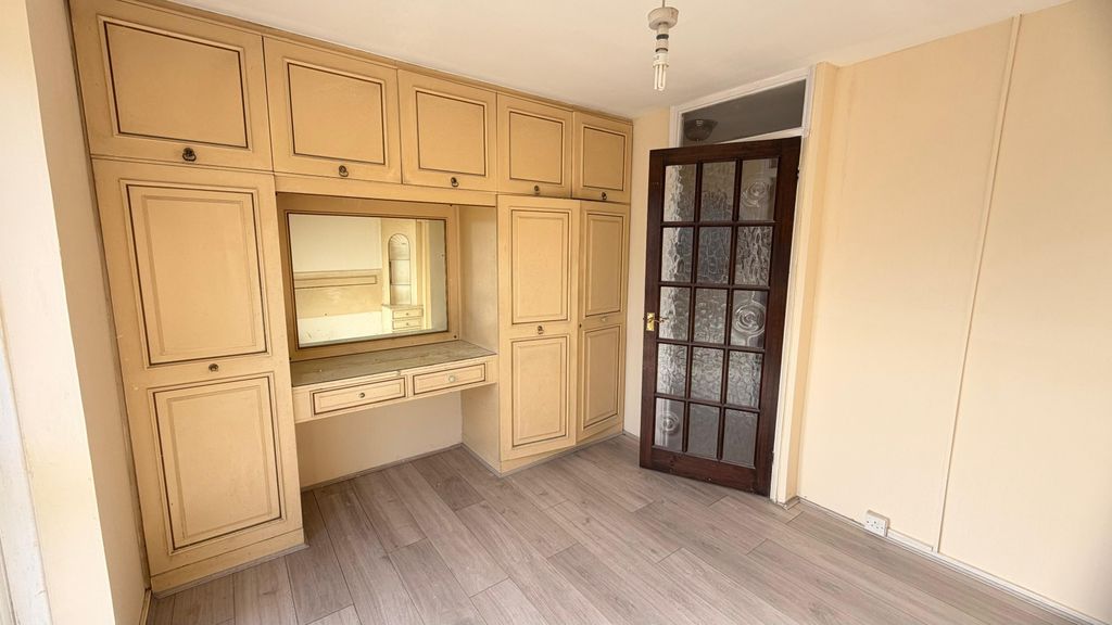 Property photo 3 of 7 Gallery