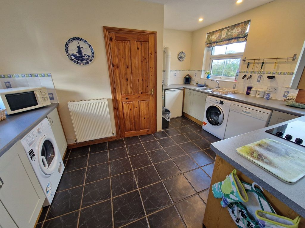 Property photo 2 of 16 Picture No. 01