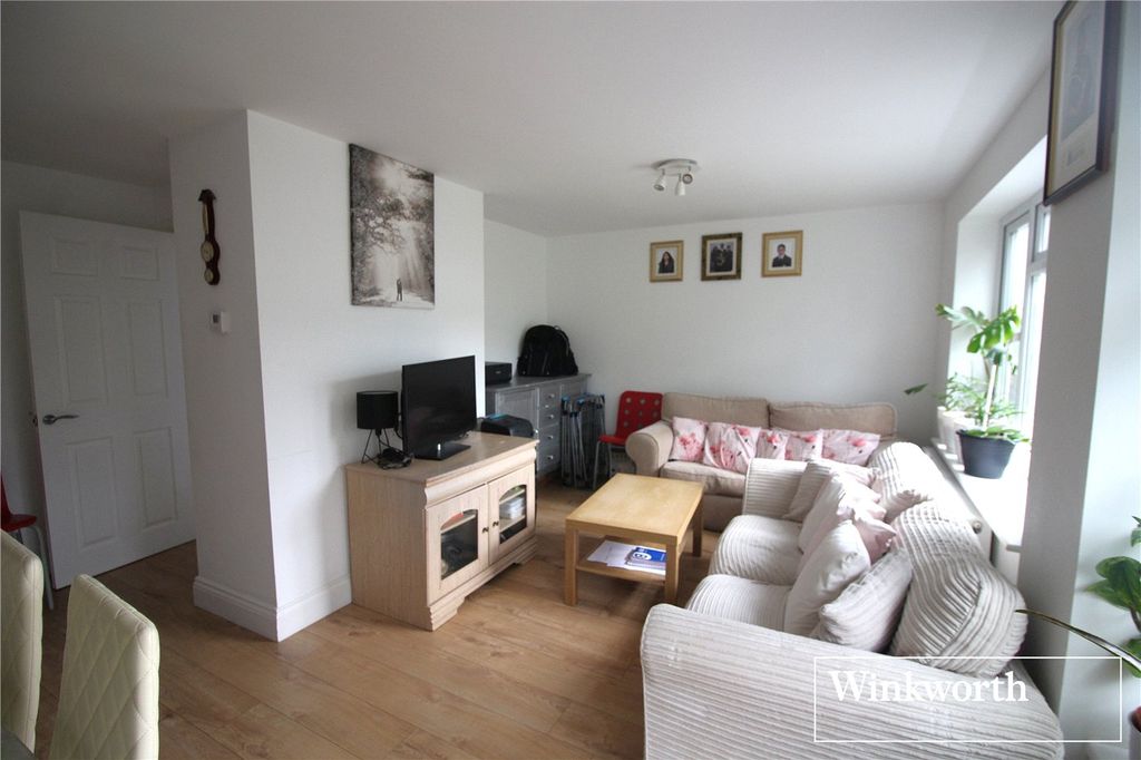 Property photo 3 of 11 Picture 3