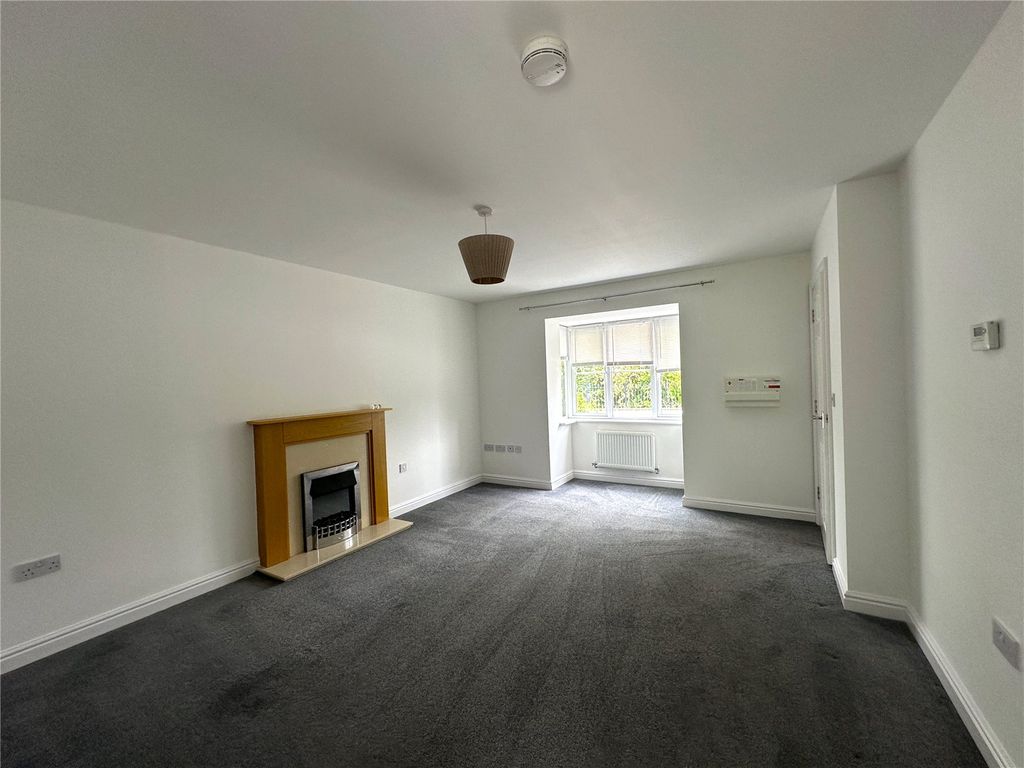 Property photo 3 of 21 Picture No. 32