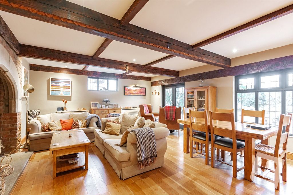 Property photo 3 of 30 Lounge/Diner