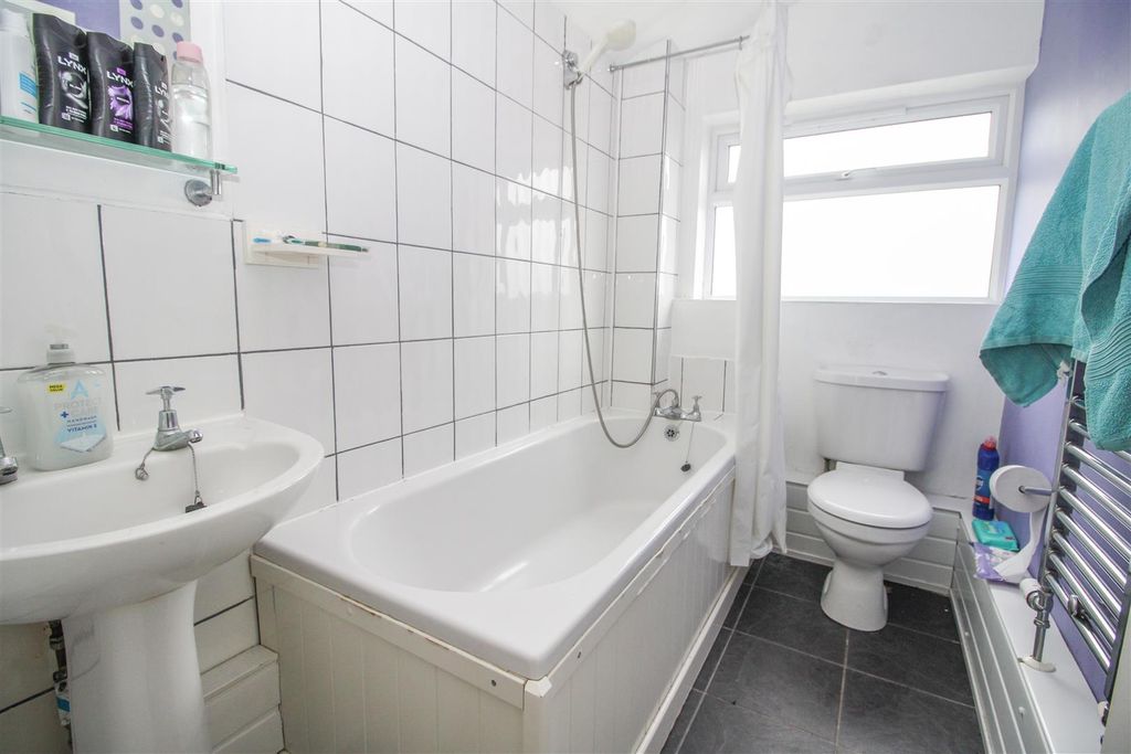 Property photo 3 of 7 Img_9621.Jpg