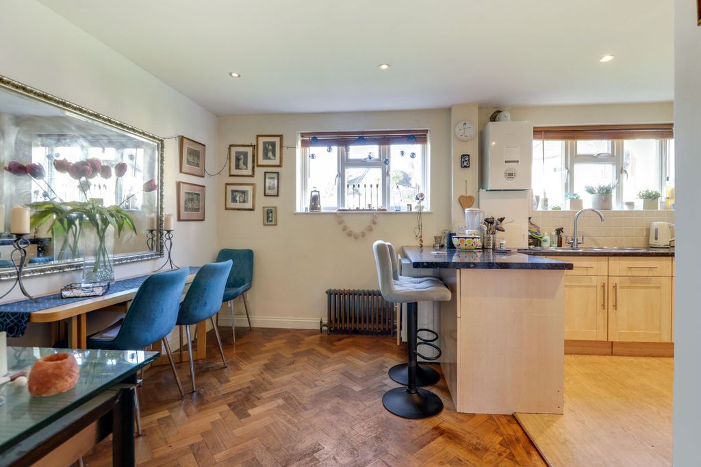 Additional image 6 of 2 bed maisonette for saleBridge Road, East Molesey KT8